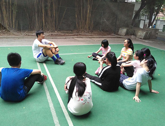 重庆篮球培训中心浅谈如何练好运球技术？