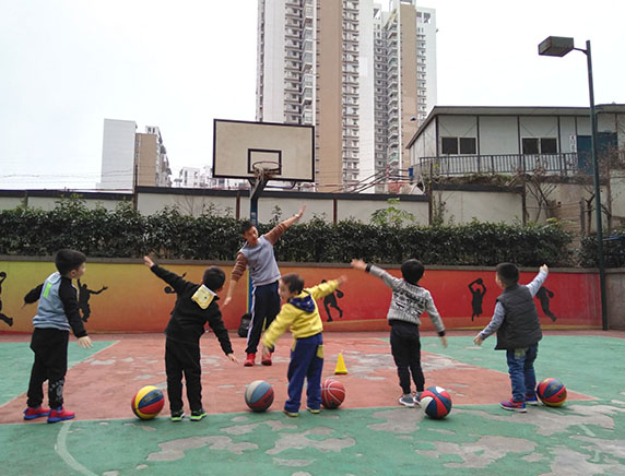 重庆篮球培训力超体育分析篮球控球后卫的性质