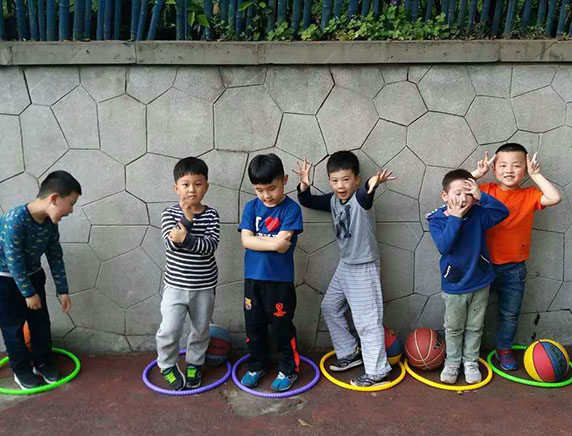 重庆篮球培训浅谈为什么打篮球能够促进孩子长