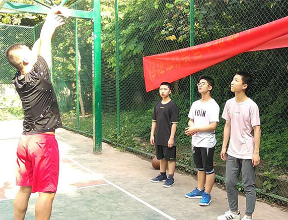 重庆篮球培训力超体育浅谈如何提高投篮的准确