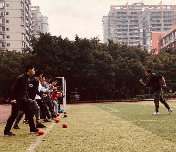 重庆哪里有小学生篮球培训班，东舟体育培训学校在这里！