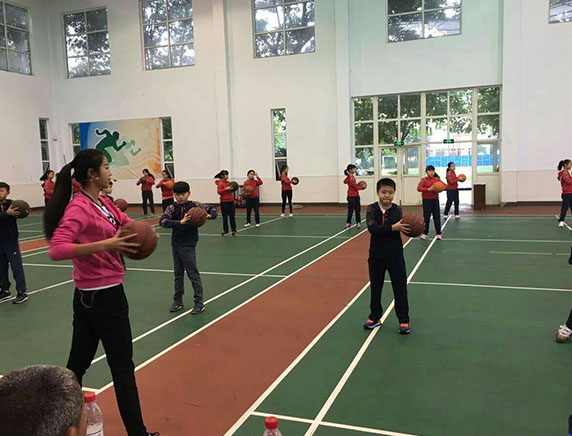 重庆篮球培训哪家好东舟体育浅谈怎么练习三步上篮？